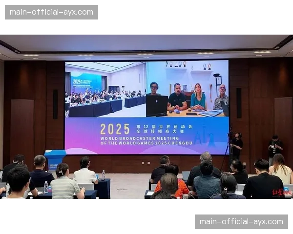 知名解说员达成独家协议，将从下赛季起只为一家转播商评论英超赛事