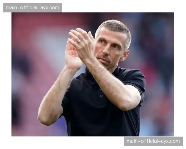 狼队主帅加里·奥尼尔与俱乐部就续约事宜展开初步谈判