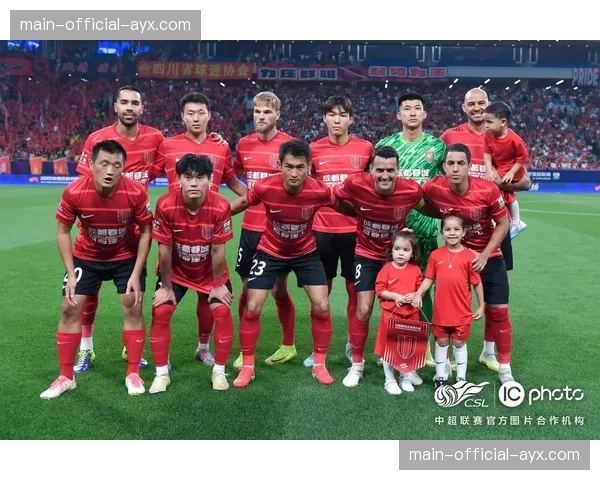 【2026年4月中超联赛·赛后·战报上海海港1-0绝杀成都蓉城，制胜球源于角球防守解围后的快速传递